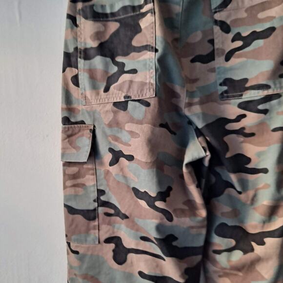 Gap Loose Khaki Cargo Pants High Rise Wide Leg Green Camo Print Women's Size 12 - Picture 9 of 13